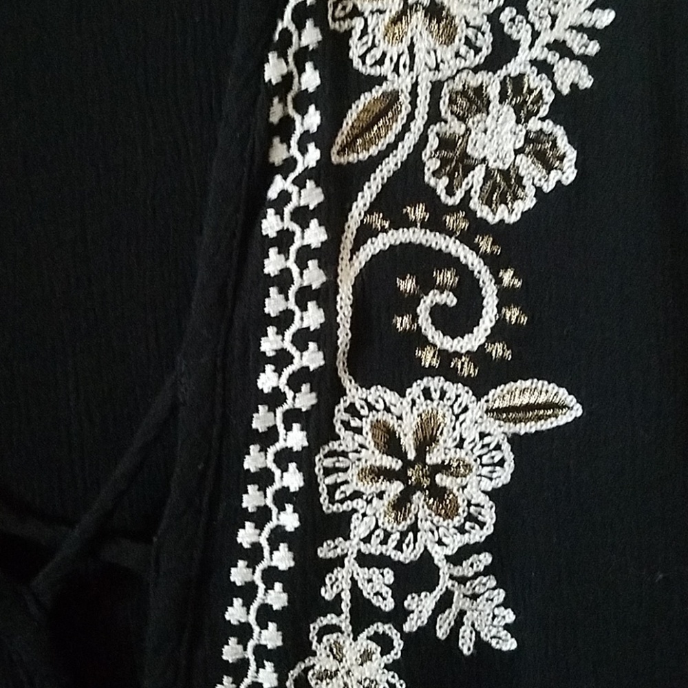 Blouse - Picture 2 of 3